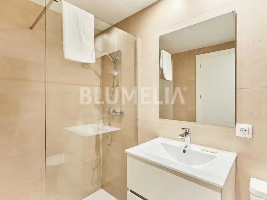 Badezimmer von Dachboden zum Verkauf in Dénia