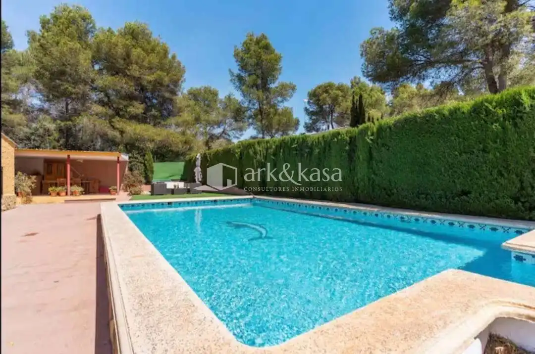 Piscina de Casa o chalet de alquiler en Torrent con Jardín privado, Terraza y Trastero