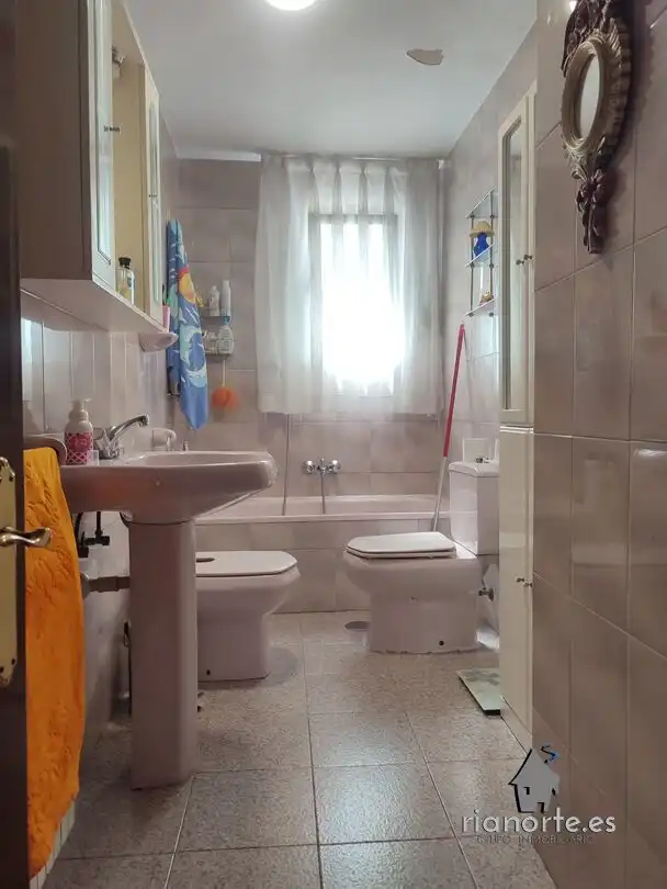 Bany de Pis en venda en Langreo amb Calefacció