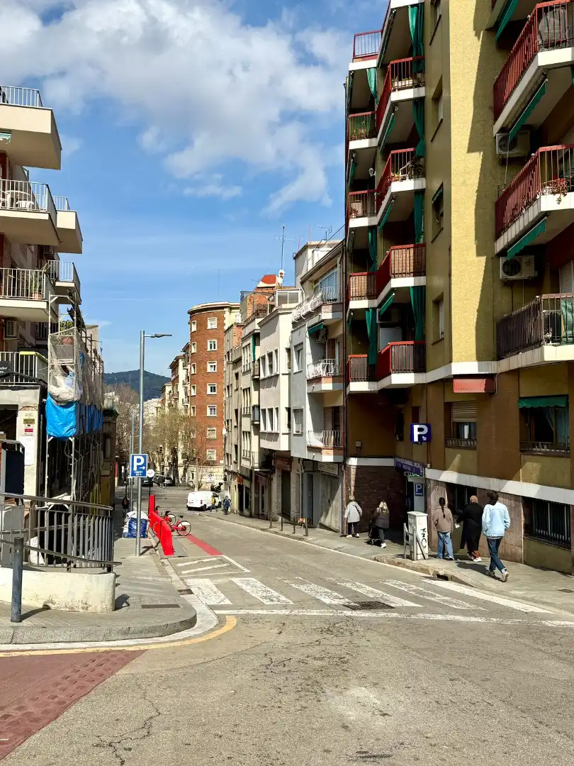 Außenansicht von Wohnung zum Verkauf in Barcelona mit Parkett und Alarm