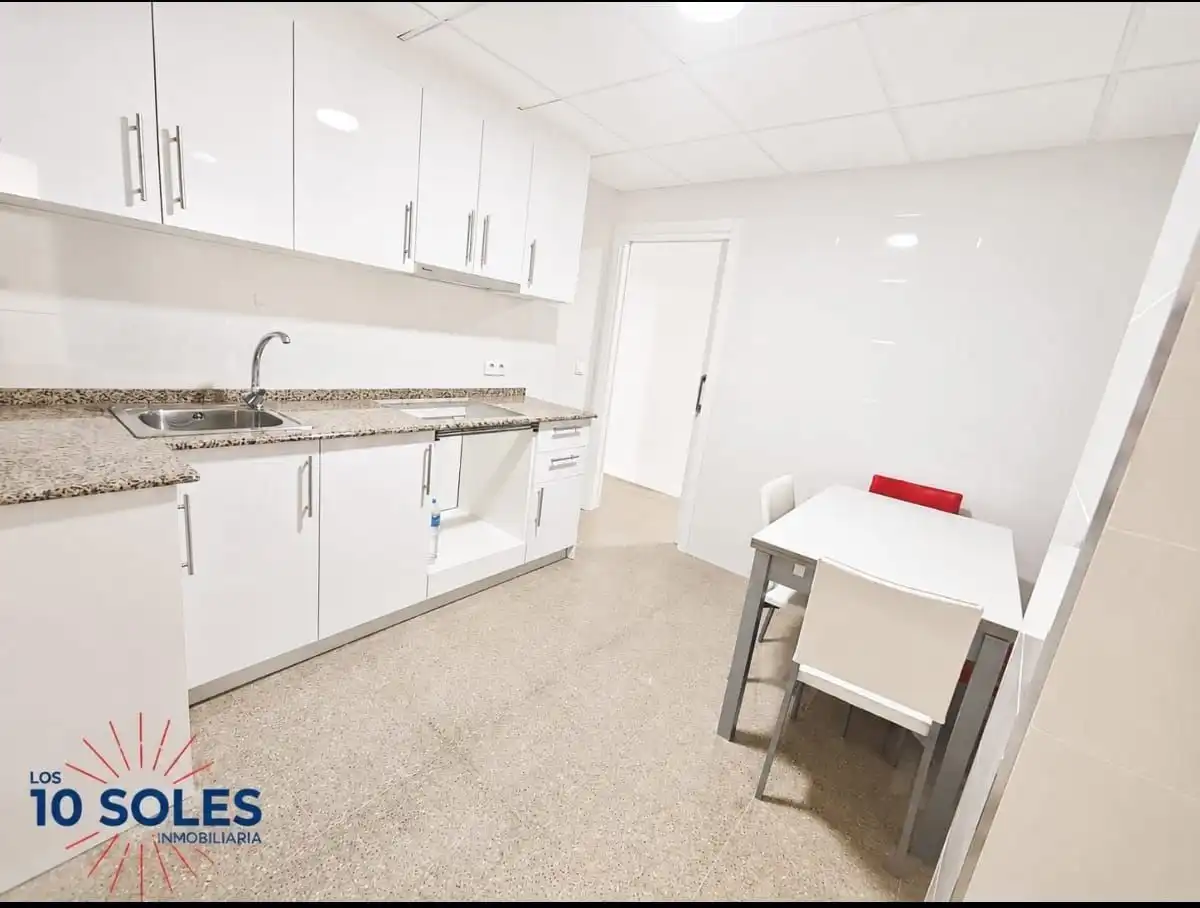 Cuina de Apartament de lloguer en Orihuela amb Moblat