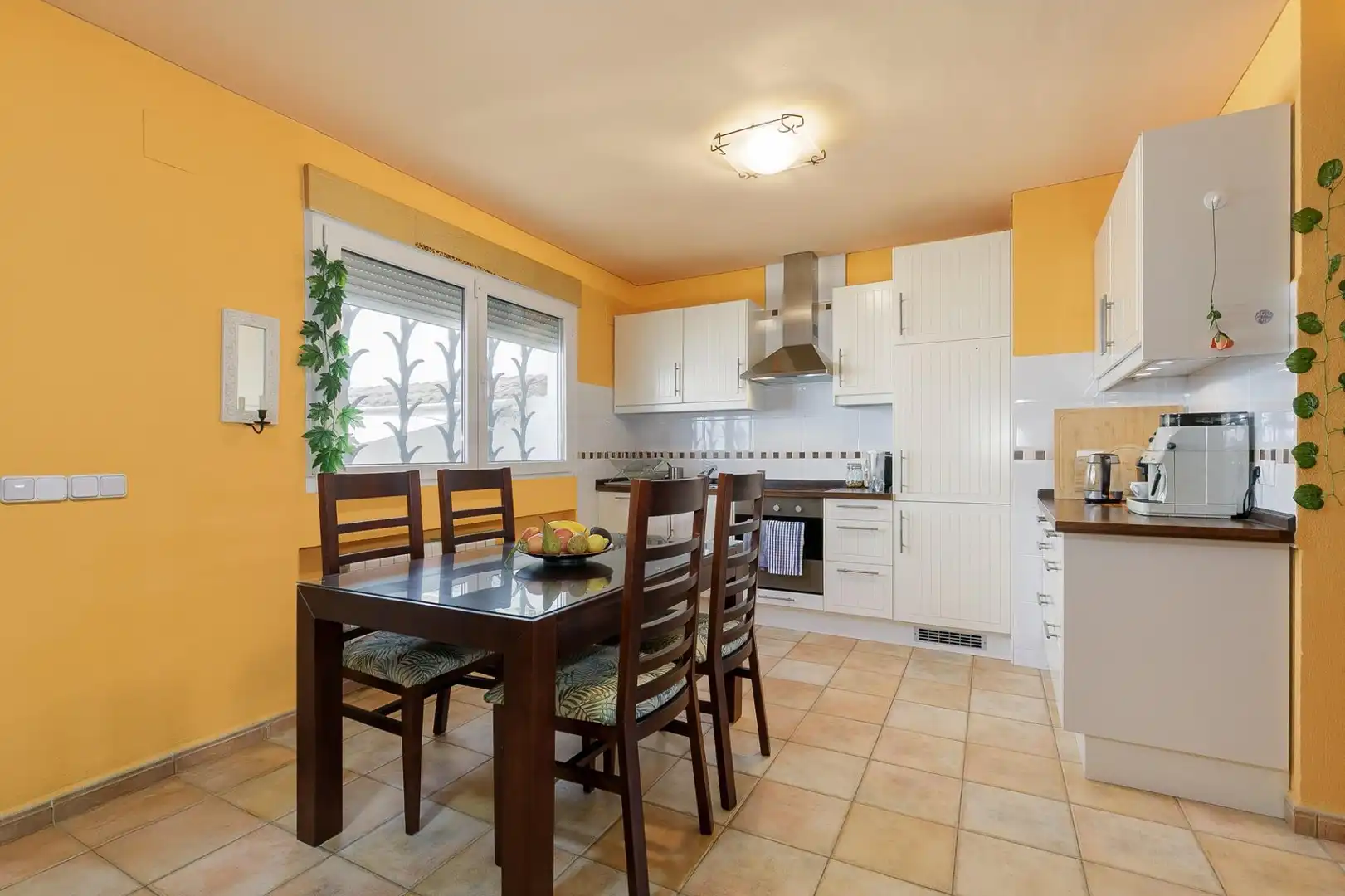 Cuina de Casa o xalet en venda en Moclín amb Aire condicionat, Terrassa i Moblat