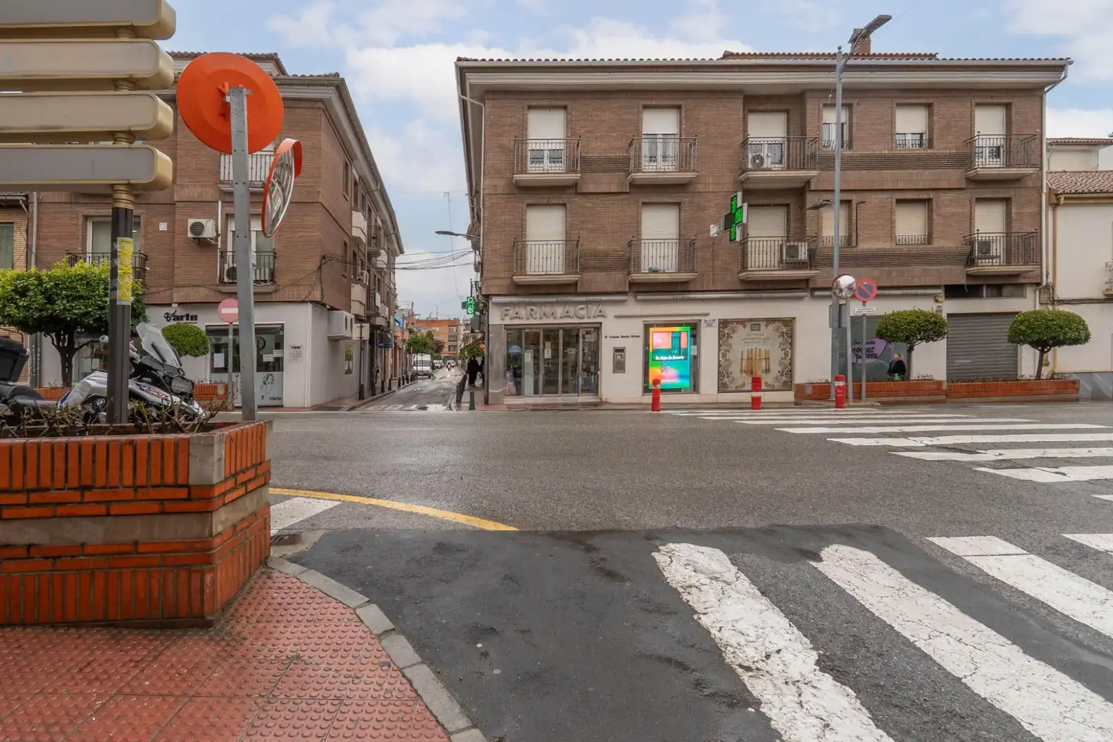 Vista exterior de Local en venta en Armilla con Aire acondicionado