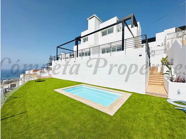 Maison mitoyenne avec balcon à vendre à Torrox Pueblo