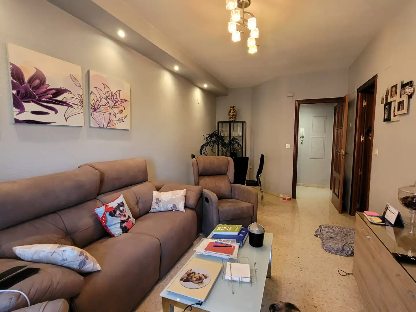 Living room of Flat for sale in Granada  with Air Conditioner, Heating and Storage room