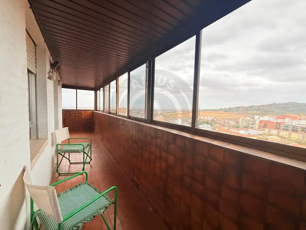 Terrassa de Pis de lloguer en Cáceres amb Calefacció