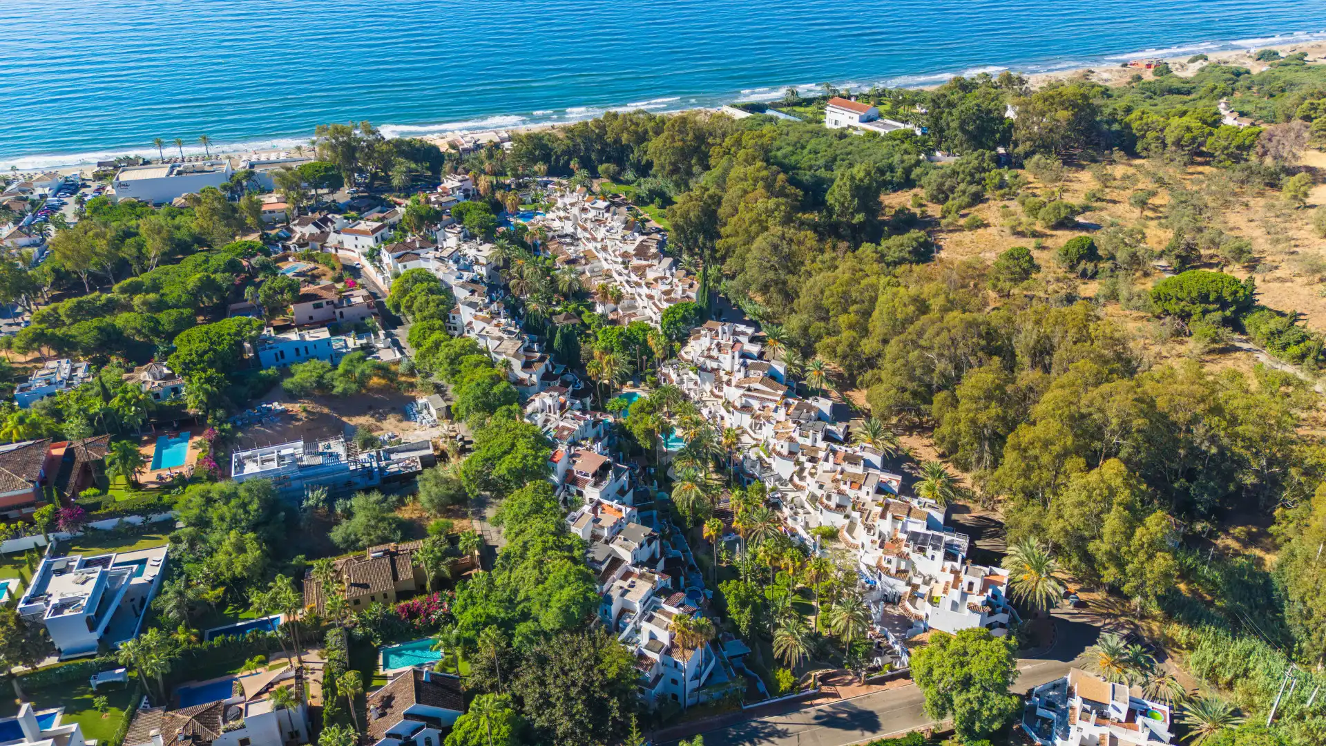 Vista exterior de Planta baixa en venda en Marbella amb Aire condicionat, Terrassa i Traster