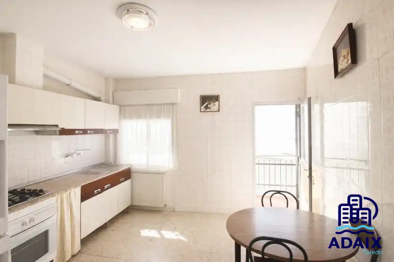 Cocina de Piso en venta en San Pablo de los Montes