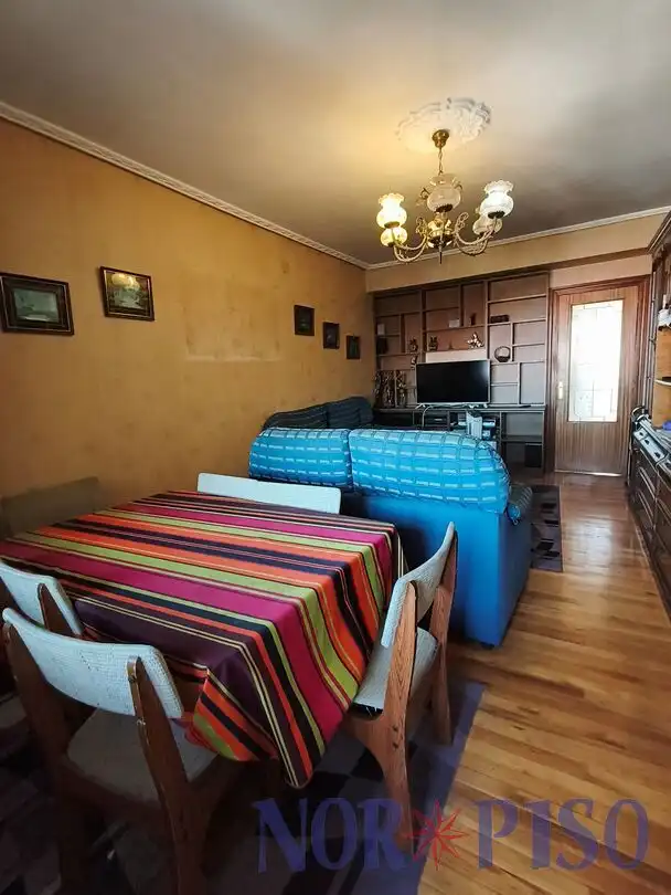 Living room of Flat for sale in Bilbao   with Heating, Terrace and Furnished