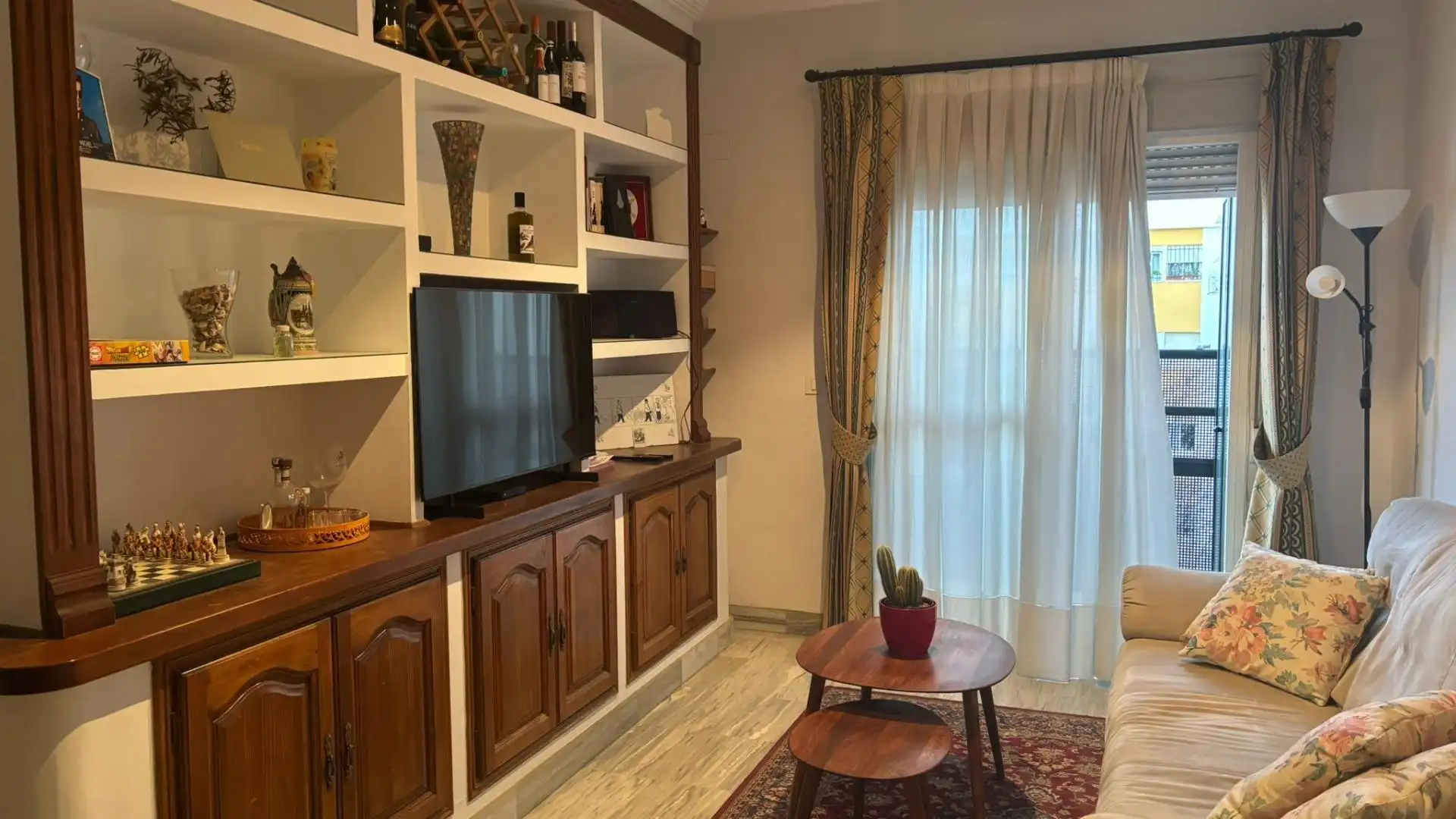 Sala de estar de Piso de alquiler en Sevilla con Aire acondicionado, Calefacción y Terraza