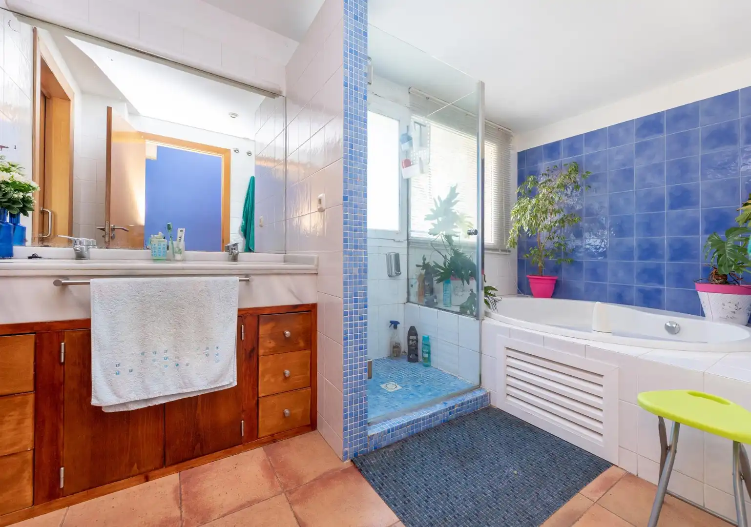 Baño de Casa o chalet en venta en Cájar con Calefacción, Piscina y Alarma