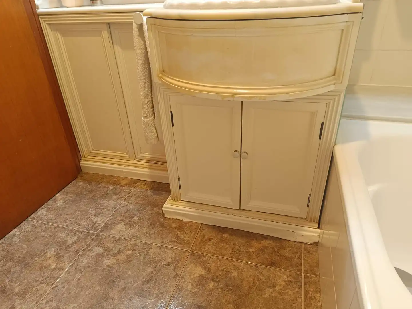 Bathroom of Flat for rent in Elche / Elx  with Parquet flooring and Furnished