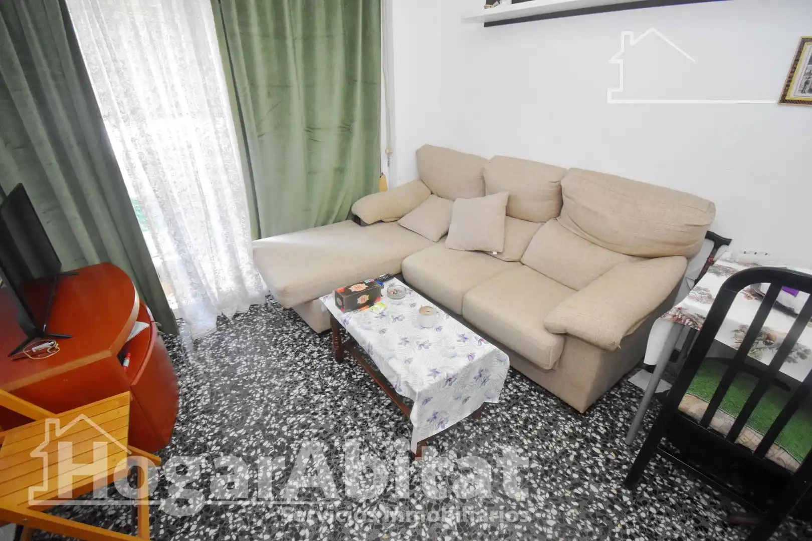Sala d'estar de Pis en venda en Castellón de la Plana / Castelló de la Plana amb Moblat i Balcó
