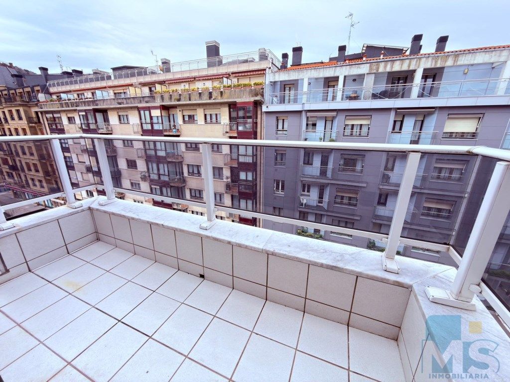 Terraza de Piso en venta en Donostia - San Sebastián  con Balcón