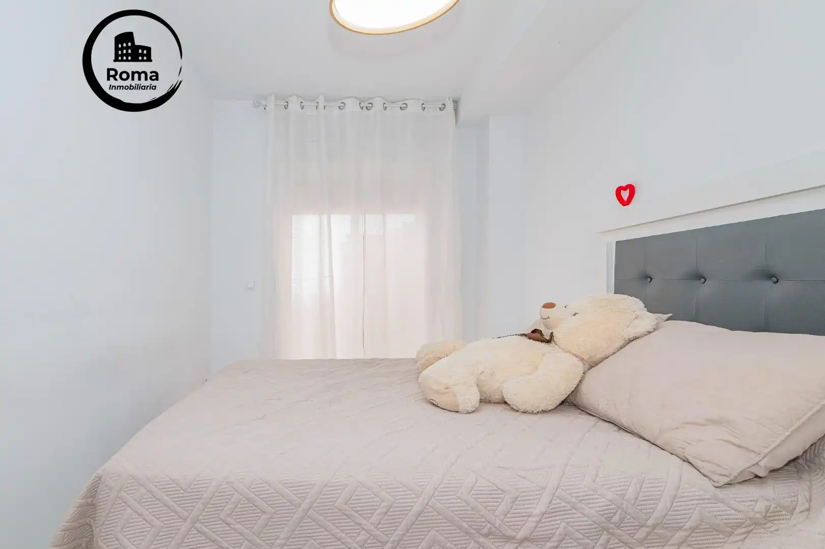 Habitación de Piso en venta en La Zubia con Aire acondicionado, Calefacción y Amueblado