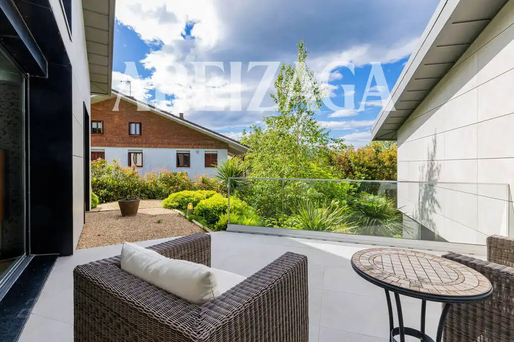 Terrassa de Casa o xalet en venda en Miramon - Zorroaga