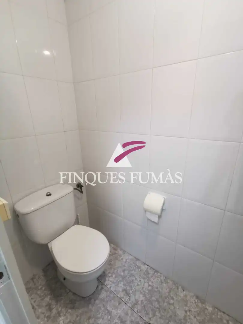 Bany de Casa o xalet en venda en Cervera amb Terrassa, Traster i Moblat