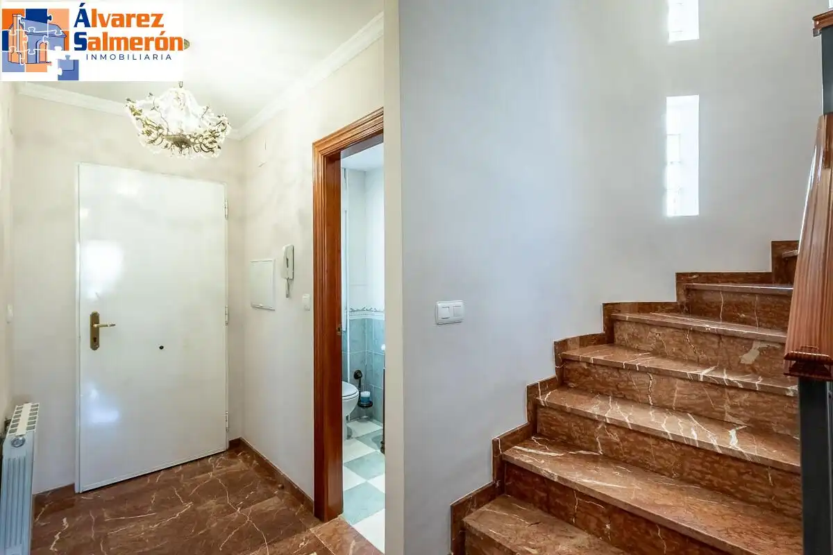 Casa pareada con piscina en venta en Calle CARLOS CANO (HI), imagen 14