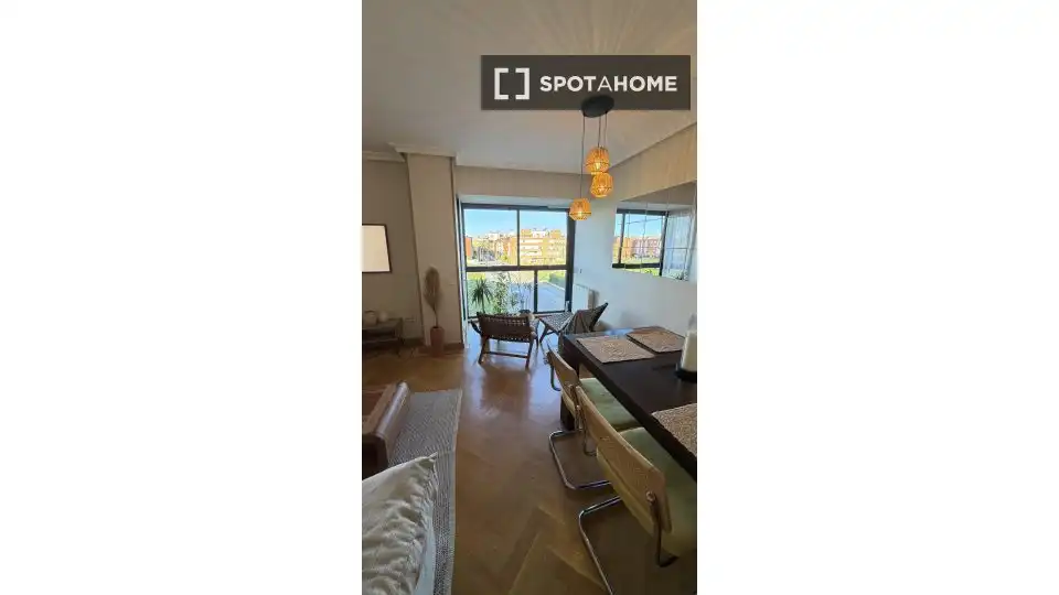 Exterior view of Flat for rent in  Madrid Capital  with Air Conditioner, Heating and Furnished