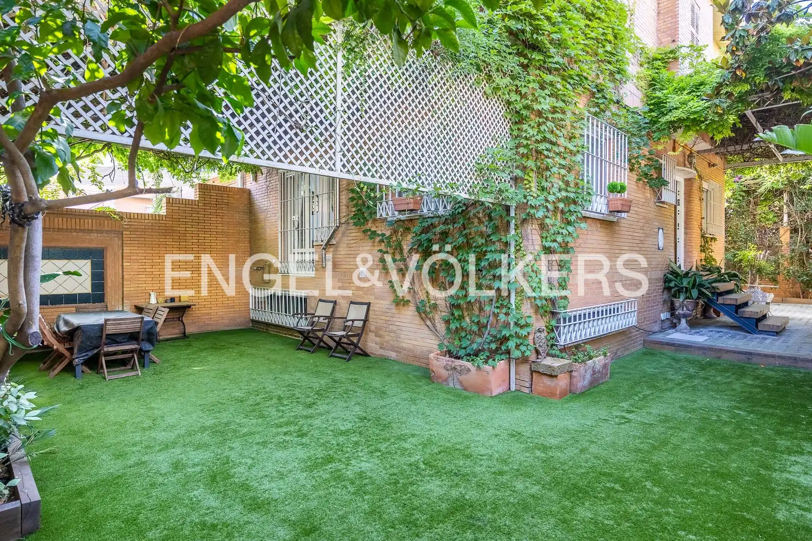 Terrace of Houses for sale in Sevilla  with Air Conditioner, Heating and Private garden