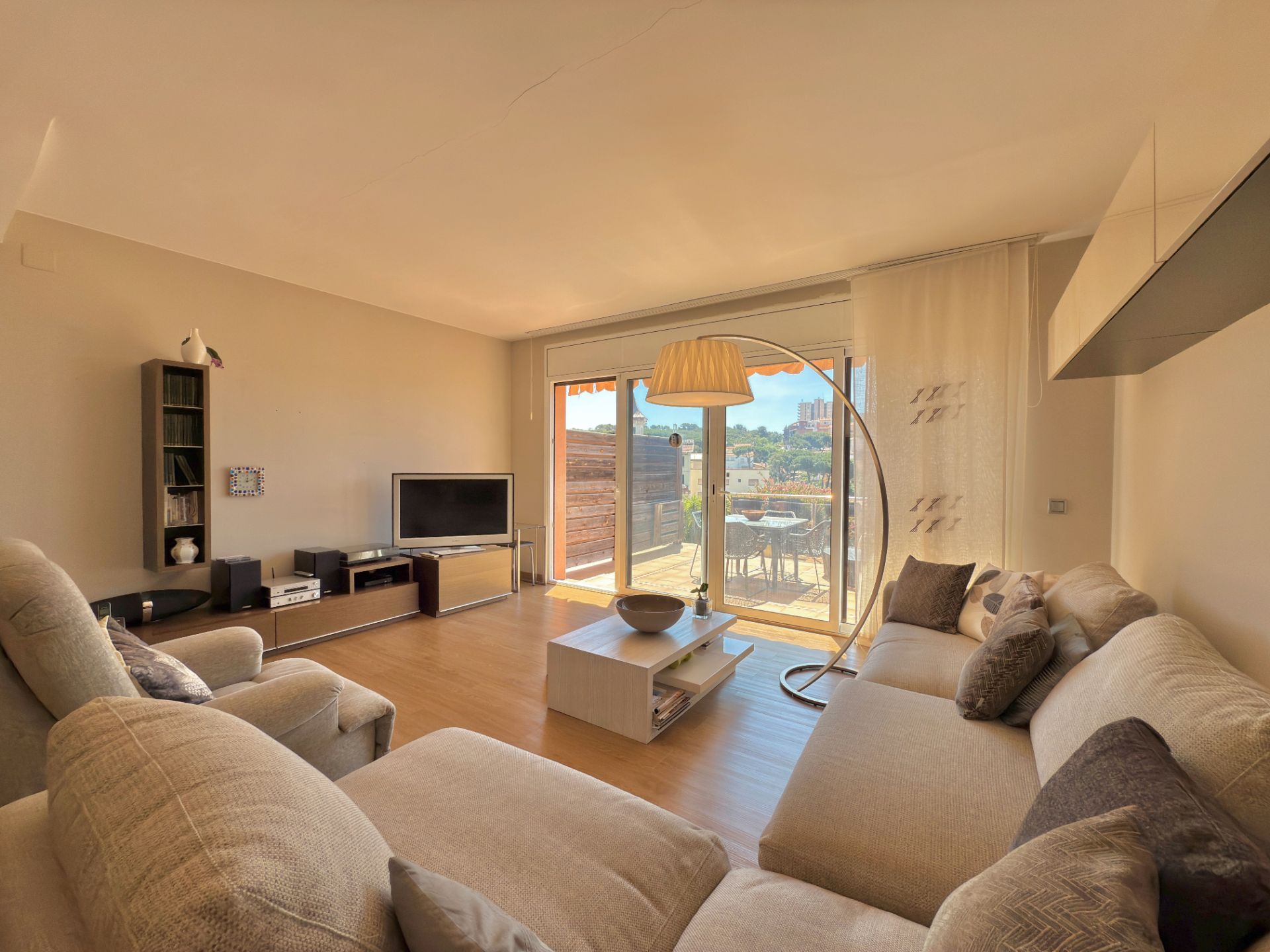 Sala d'estar de Casa adosada en venda en Sant Feliu de Guíxols amb Calefacció, Parquet i Terrassa