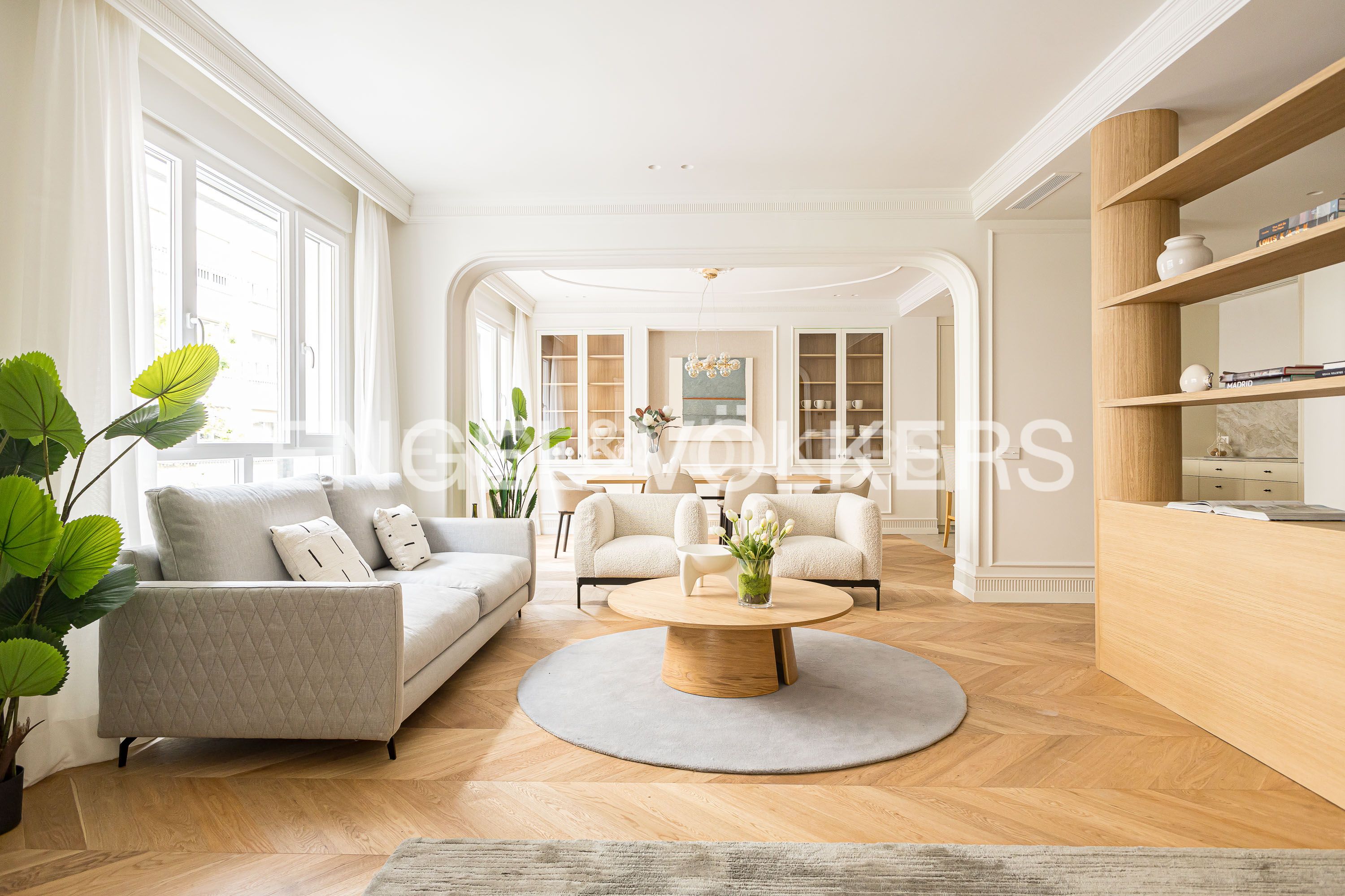 Sala d'estar de Apartament en venda en  Madrid Capital amb Aire condicionat, Calefacció i Terrassa