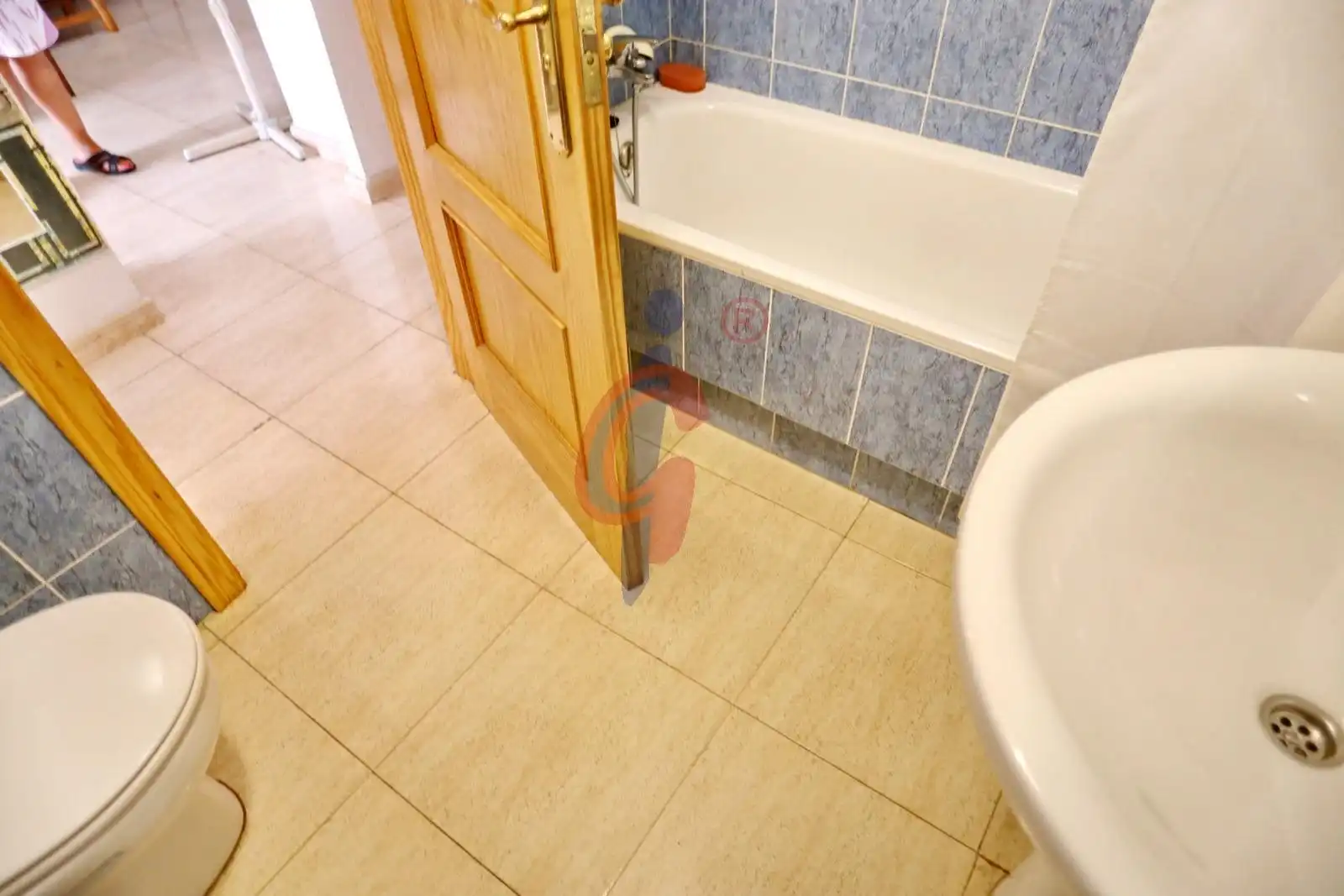 Baño de Apartamento en venta en Guardamar del Segura con Terraza, Amueblado y Piscina comunitaria