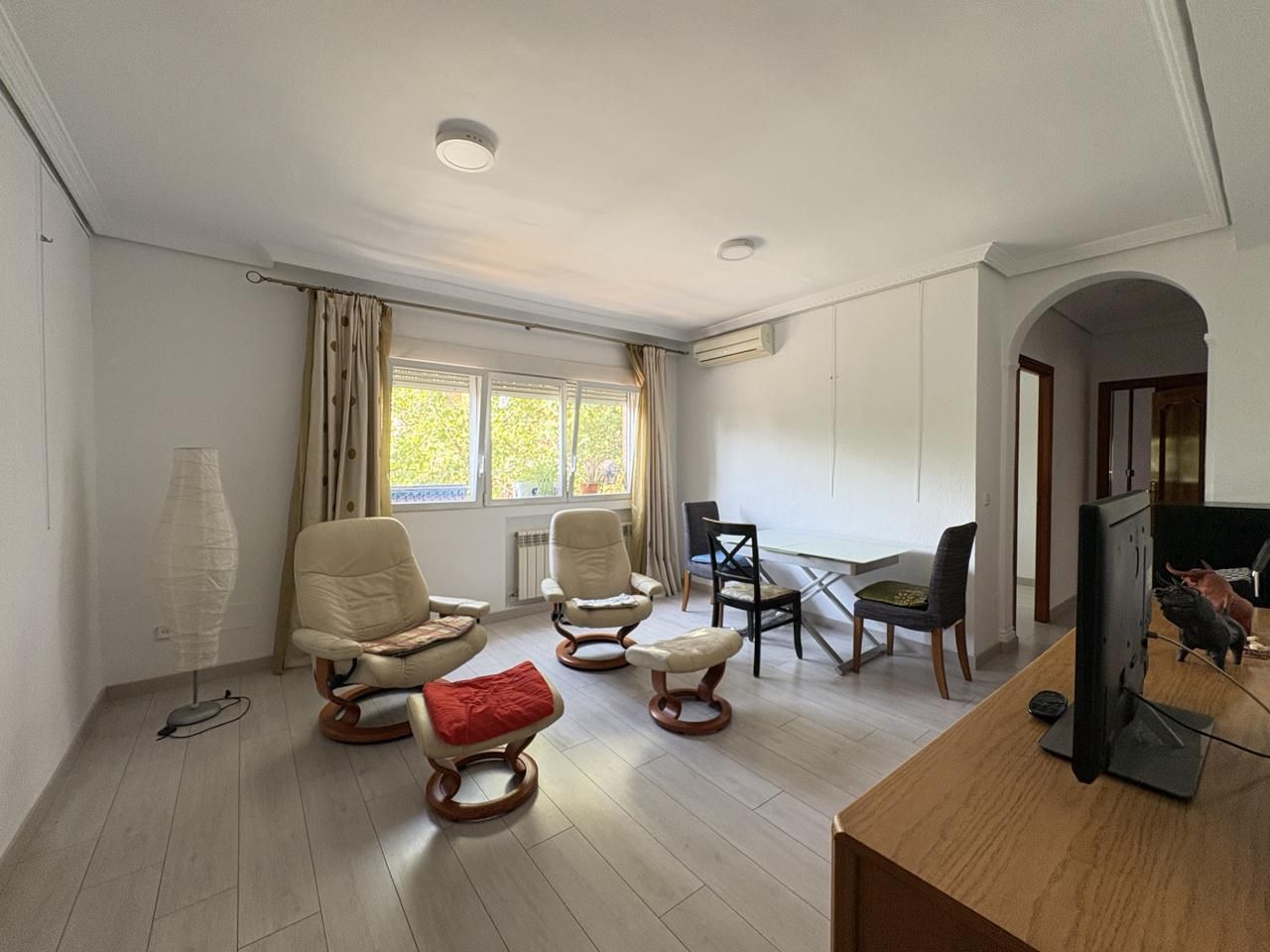 Living room of Flat to rent in  Madrid Capital  with Air Conditioner and Heating