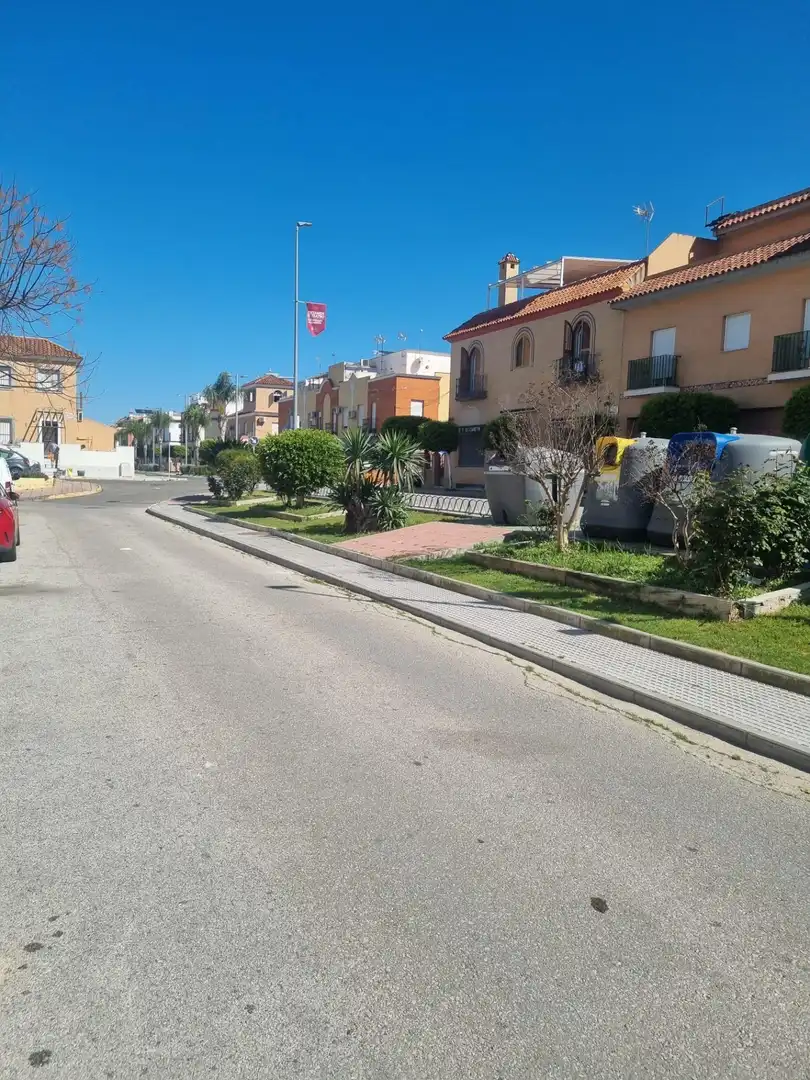 Vista exterior de Casa o chalet en venta en La Algaba con Jardín privado