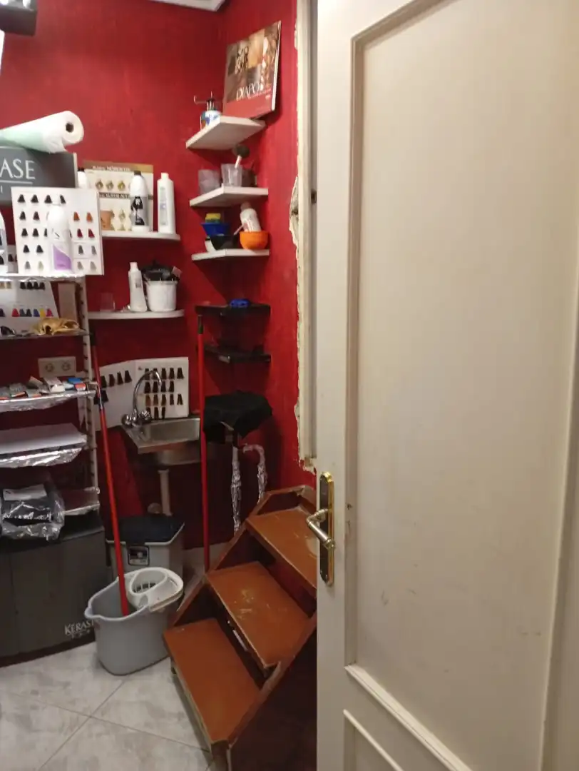 Local en venda en Gijón  amb Calefacció i Moblat