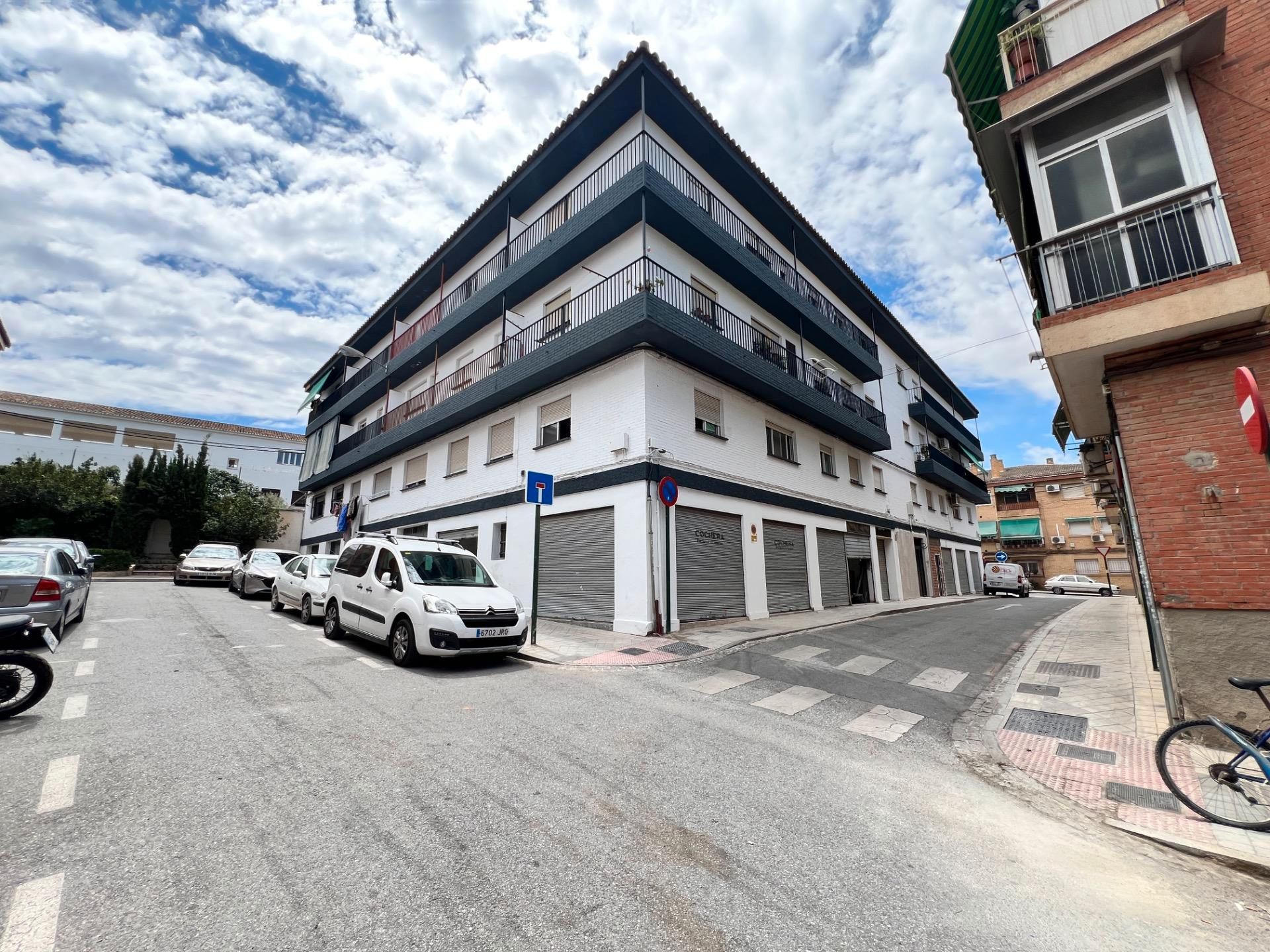 Exterior view of Flat for sale in  Granada Capital  with Balcony