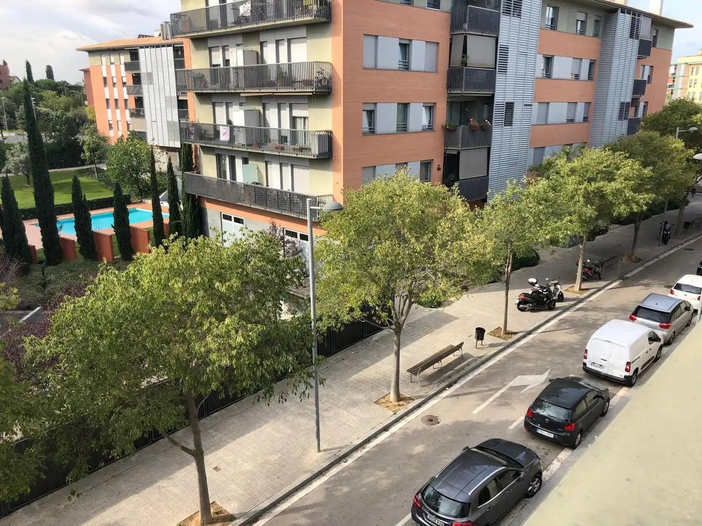 Exterior view of Flat for sale in Sant Cugat del Vallès  with Heating, Parquet flooring and Swimming Pool