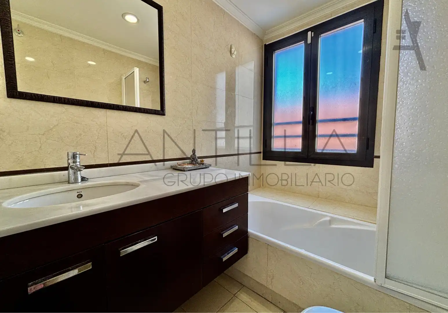 Bathroom of Flat for sale in Madrid  with Air Conditioner, Heating and Furnished