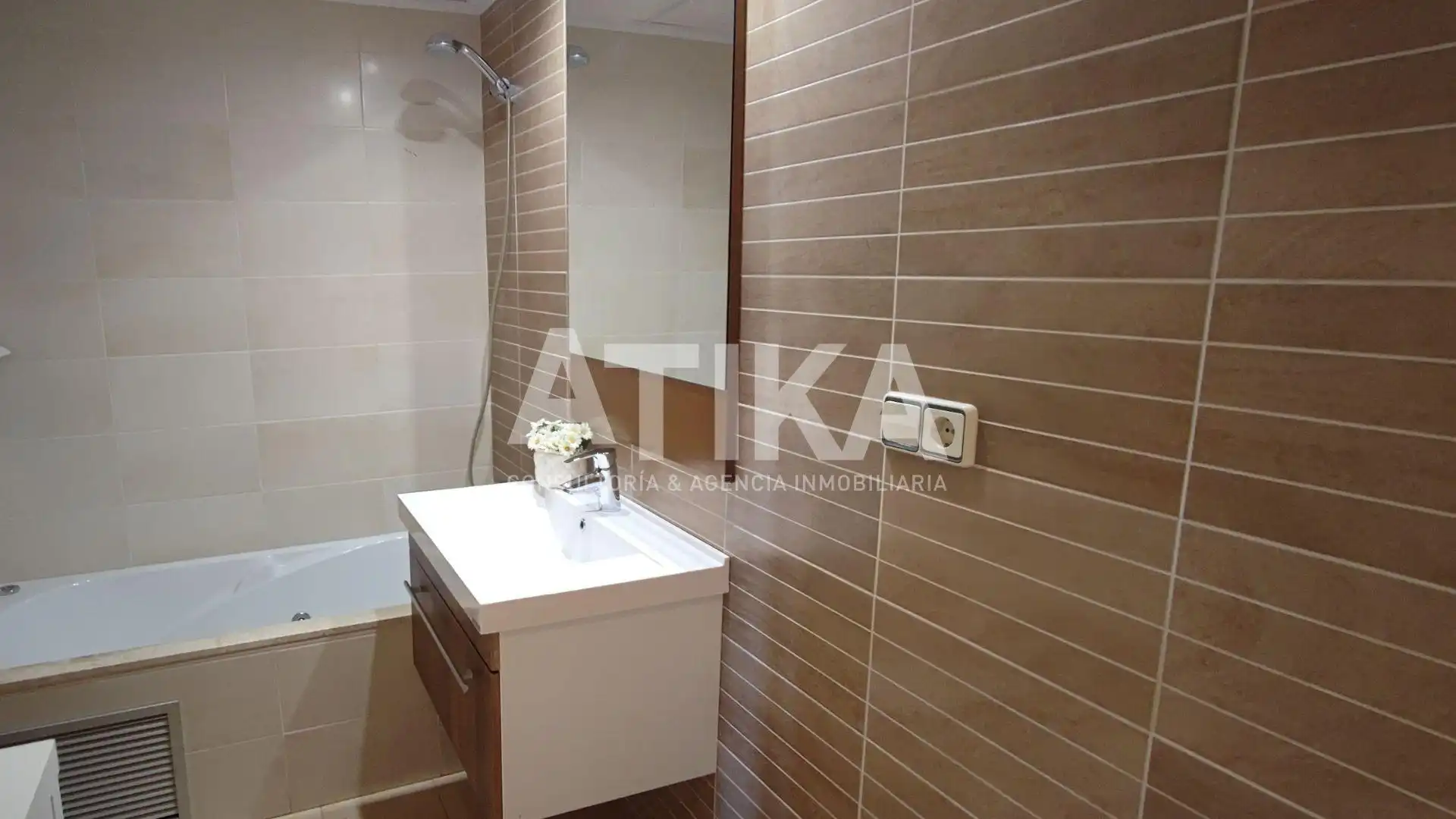 Baño de Piso en venta en Ontinyent con Trastero, Amueblado y Balcón