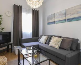 Sala d'estar de Apartament de lloguer en  Madrid Capital amb Aire condicionat