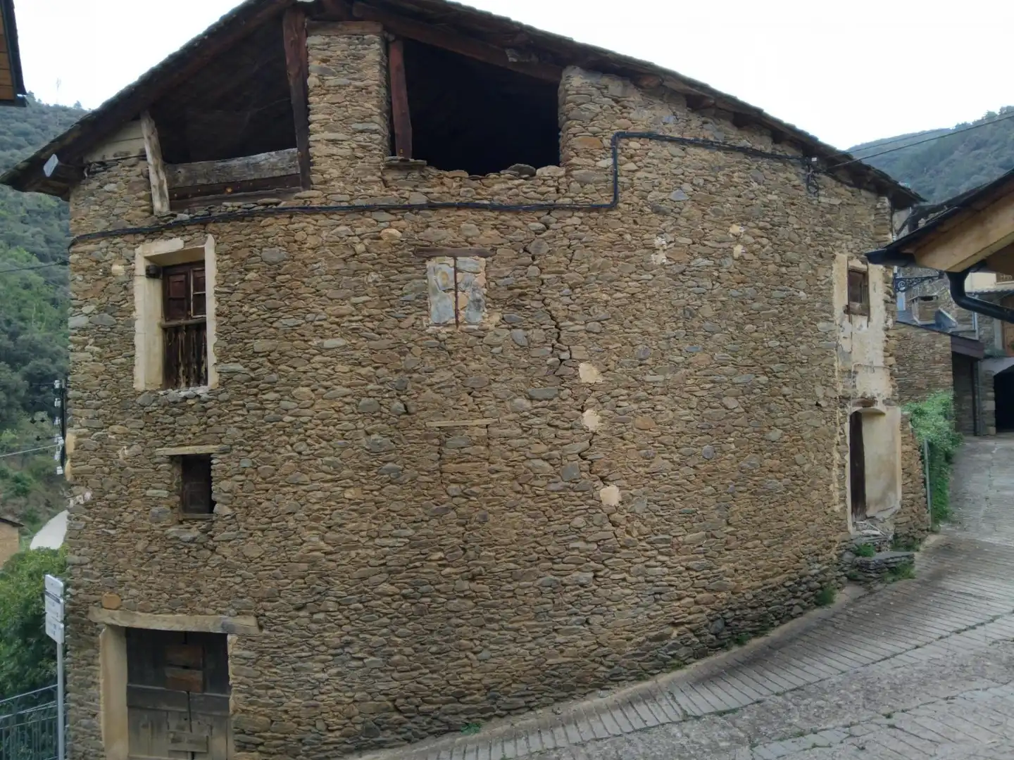 Vista exterior de Casa adosada en venta en Montferrer i Castellbò