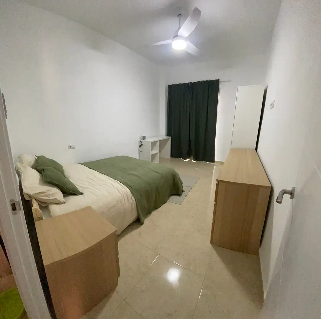 Flat for rent in Avenida de la Industria, 38, Centro