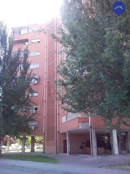 Vista exterior de Pis en venda en Villaverde