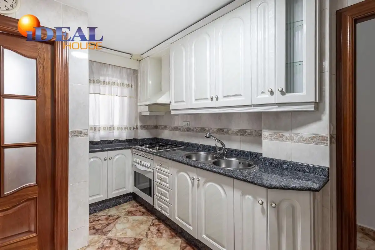 Flat with terrace for sale in Avenida DE MADRID 20, imagen 16