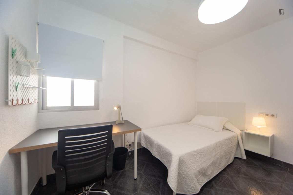 Bedroom of Apartment to share in  Granada Capital  with Air Conditioner, Furnished and Oven
