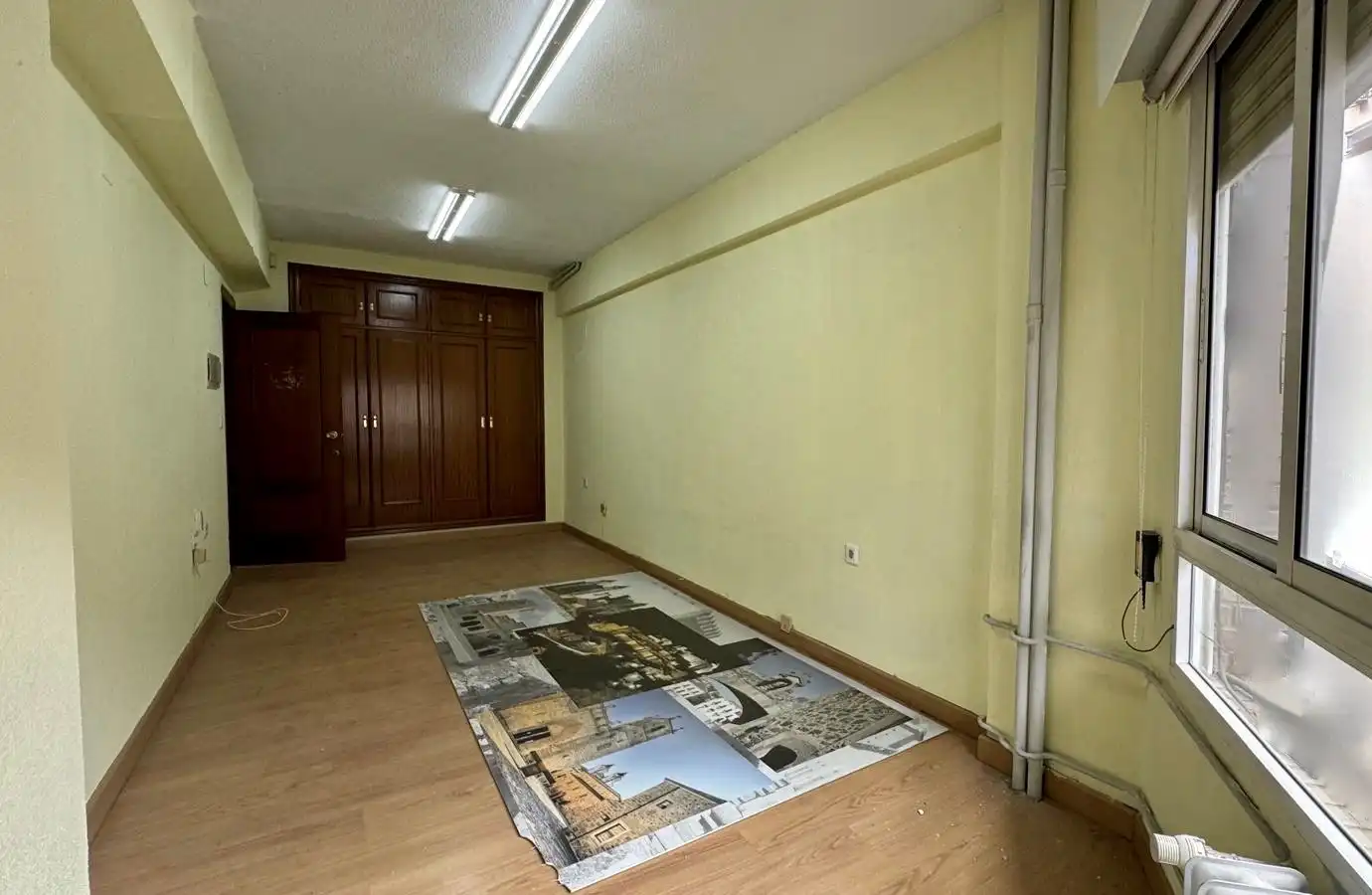 Büro zum Verkauf in Cáceres mit Klimaanlage und Heizung