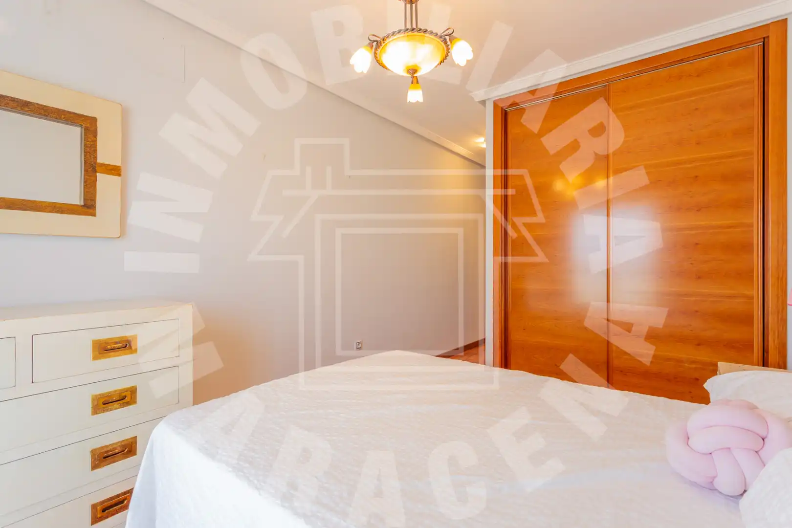 Habitación de Apartamento en venta en Maracena con Calefacción, Parquet y Terraza