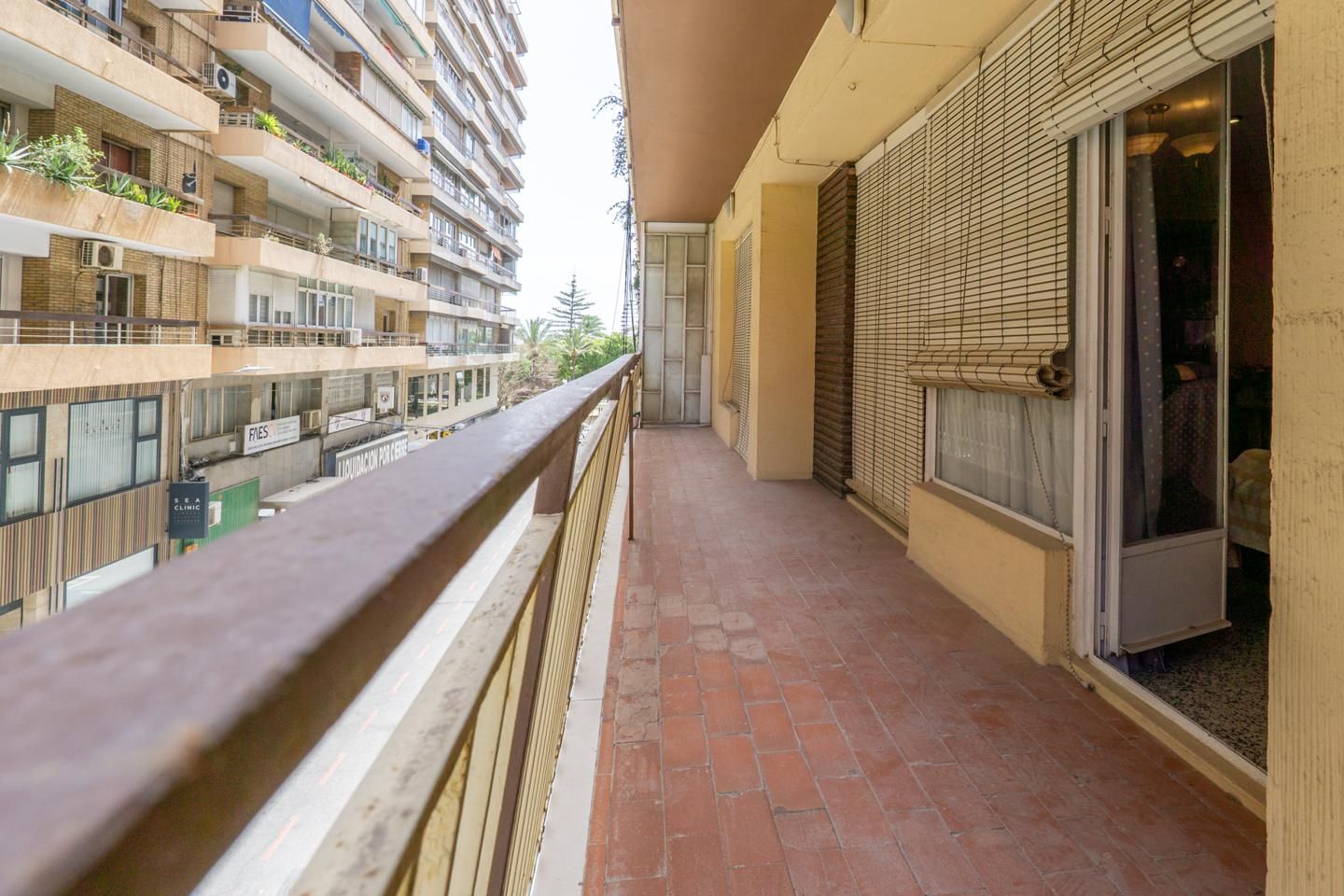 Vista exterior de Pis en venda en Alicante / Alacant amb Aire condicionat i Terrassa