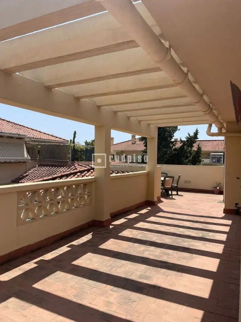 Piso en venta en El Cónsul - Ciudad Universitaria - El Romeral