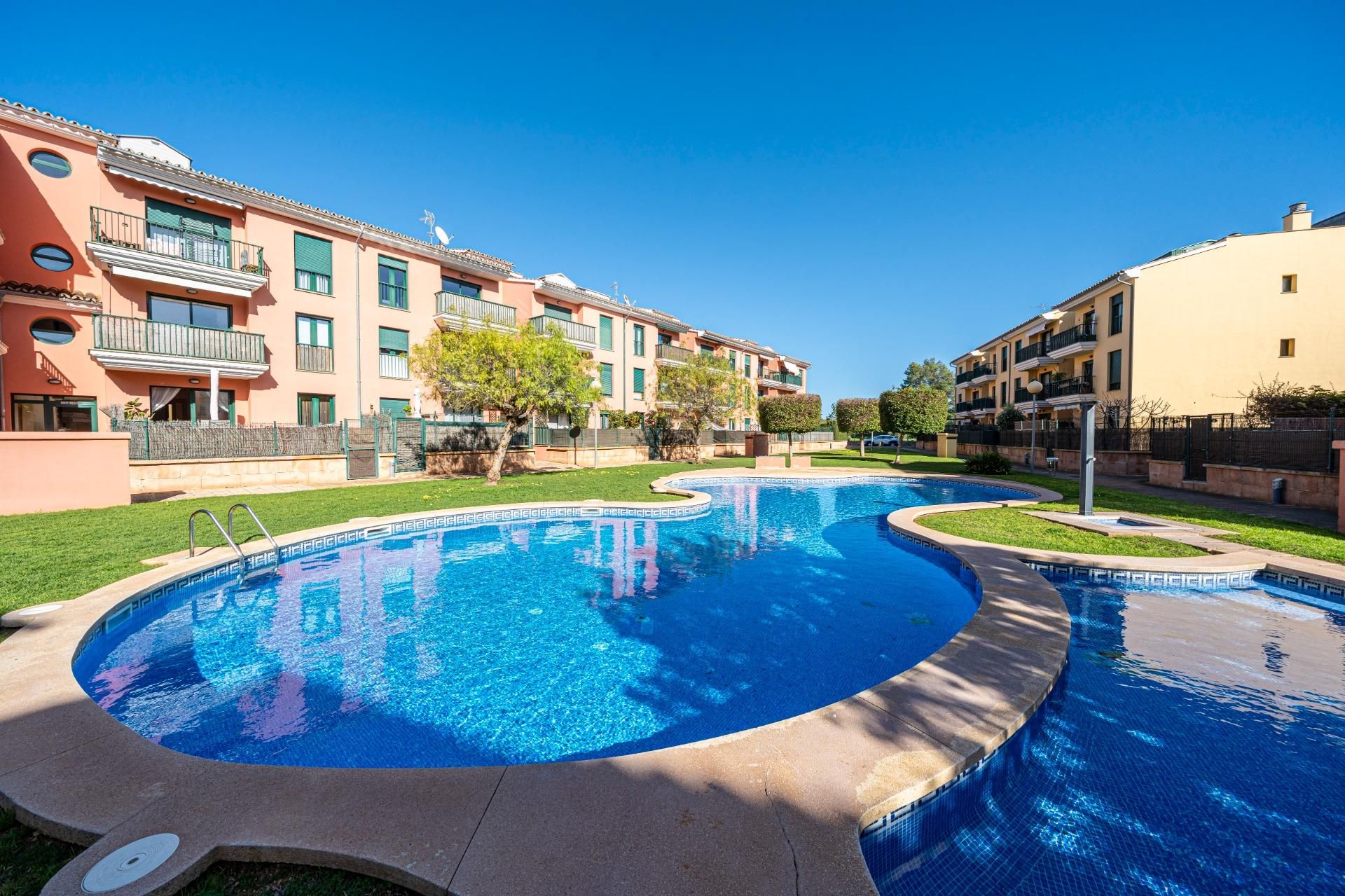 Swimming pool of Flat for sale in Llucmajor  with Air Conditioner, Private garden and Parquet flooring