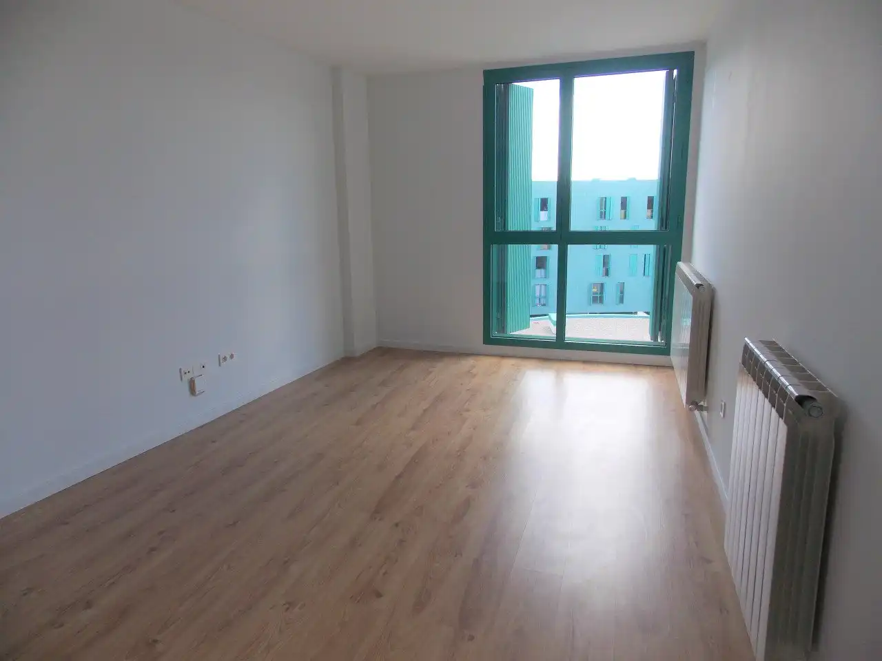 Habitación de Apartamento en venta en  Logroño con Piscina