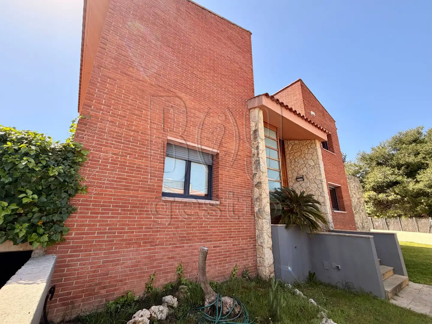 Vista exterior de Casa o xalet en venda en Tarragona amb Aire condicionat, Calefacció i Jardí privat