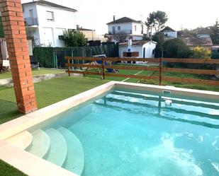 Piscina de Casa o xalet en venda en Rubí amb Aire condicionat, Calefacció i Jardí privat