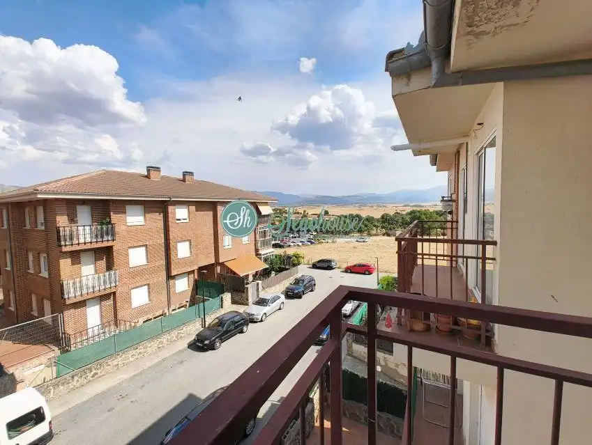 Vista exterior de Piso en venta en San Cristóbal de Segovia con Calefacción, Trastero y Balcón
