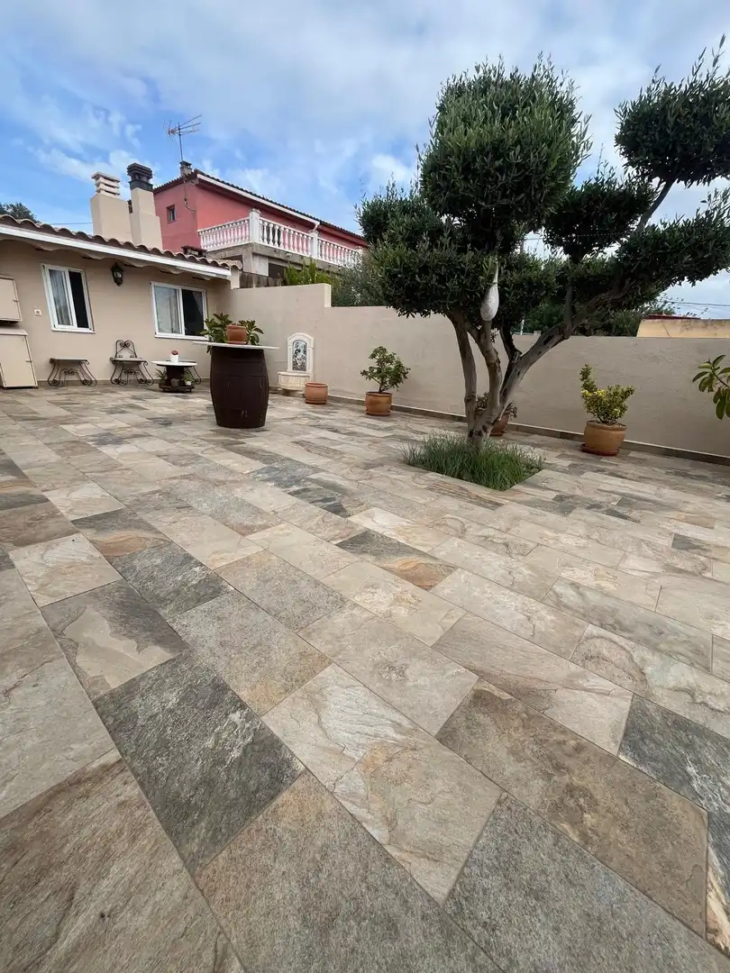 Terrasse von Haus oder Chalet zum Verkauf in Castellón de la Plana / Castelló de la Plana mit Klimaanlage, Schwimmbad und Möbliert